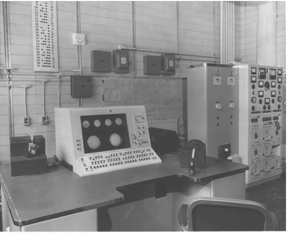 Ferut’s console and power control panel as installed at the U of T. Circa 1953.